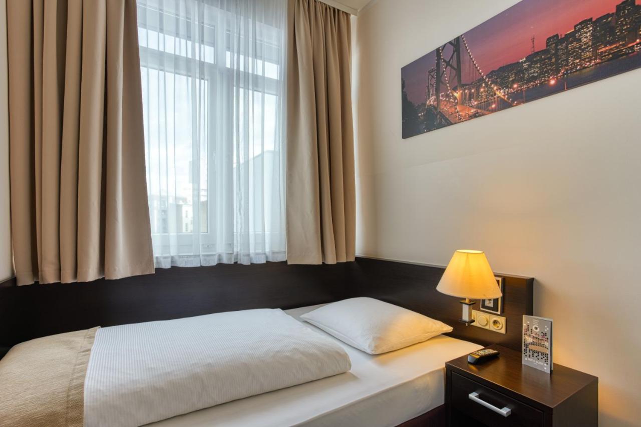 TITANIC Comfort Kurfürstendamm Berlin Exterior foto